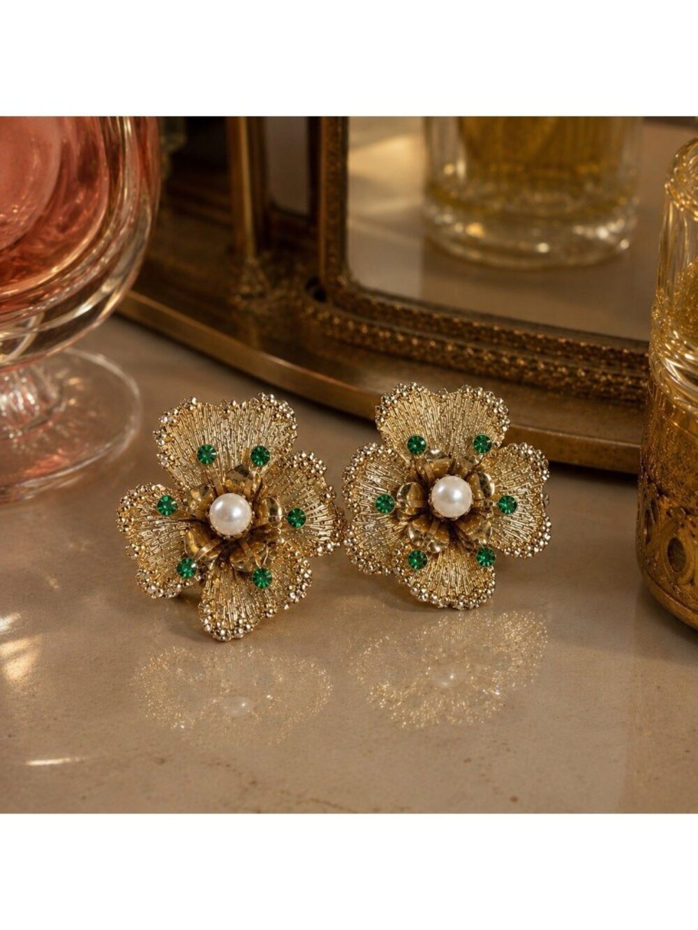 Vintage Sarah Coventry Splendor Earrings Gold Tone Green Rhinestone Clip On